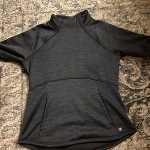 Woman’s winter running high neck pullover